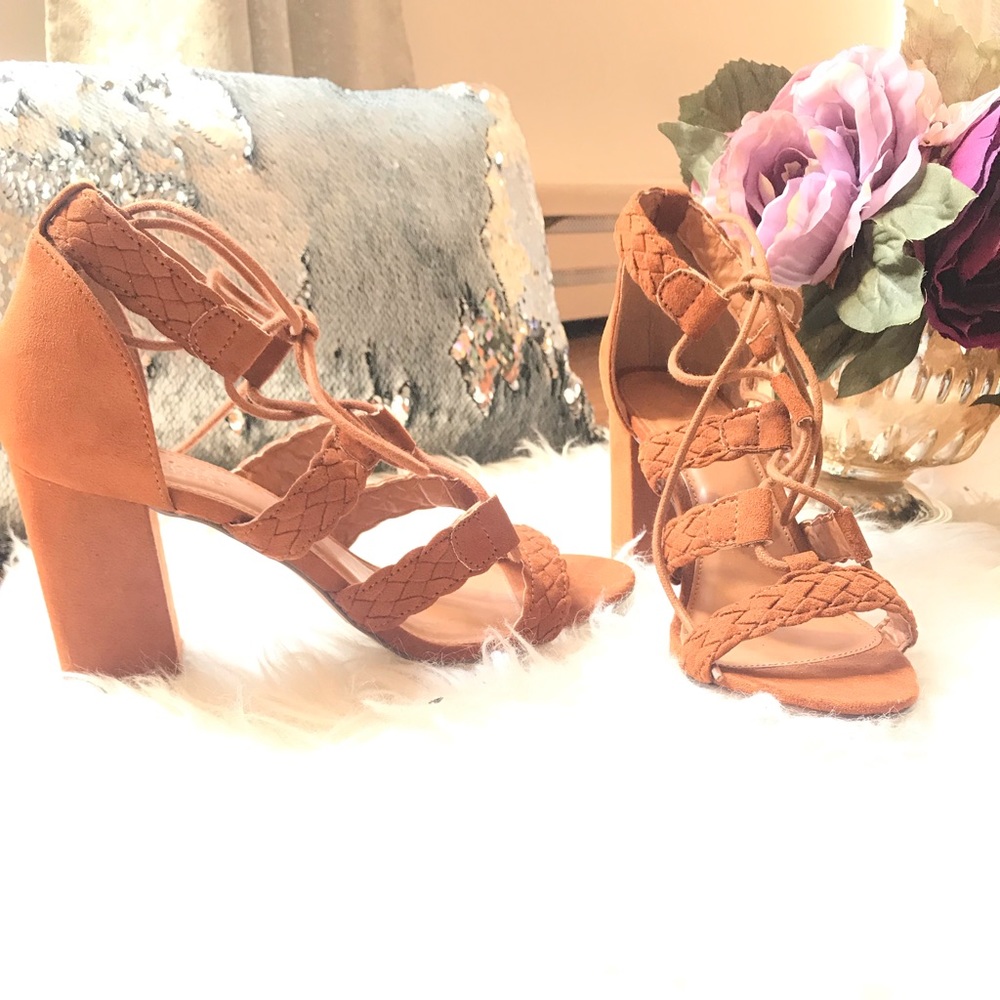 Sandals 👡 - Picture 2 of 3